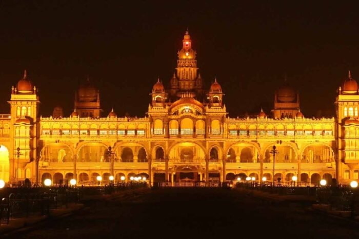 Palaces of Karnataka & nature of Kerala <br>14 nights / 15 days</br>