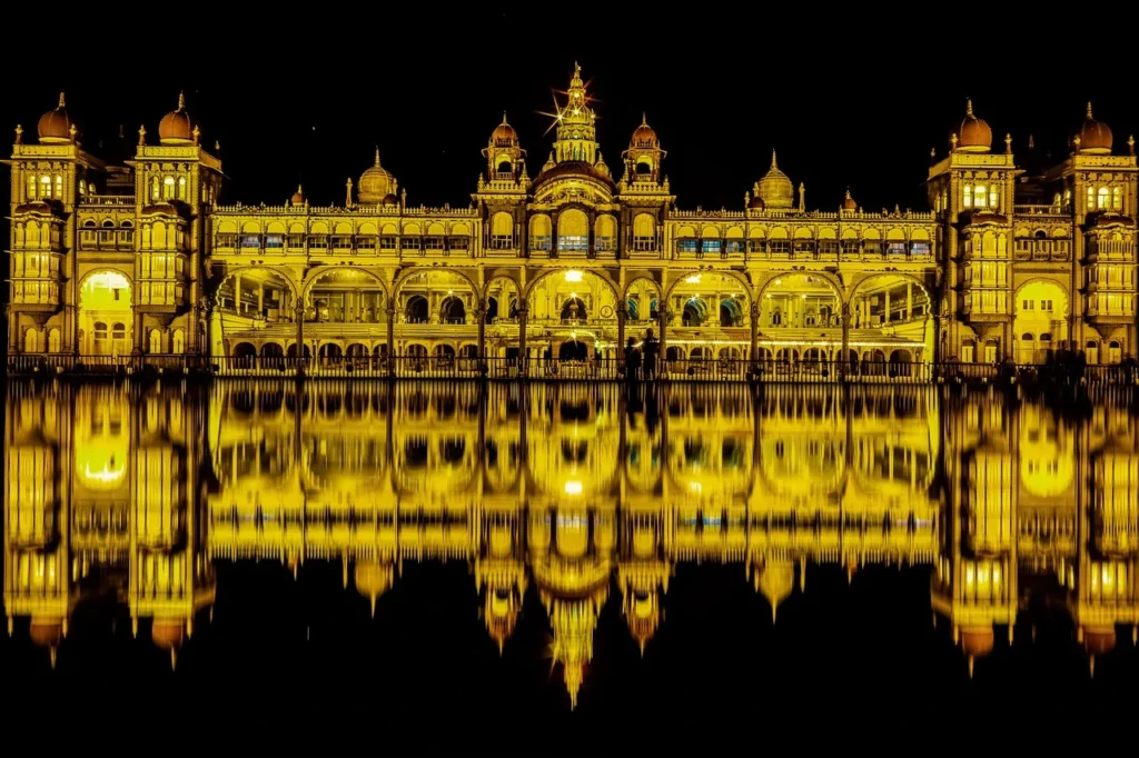 Mysore-Palace-ligted-in-the-night