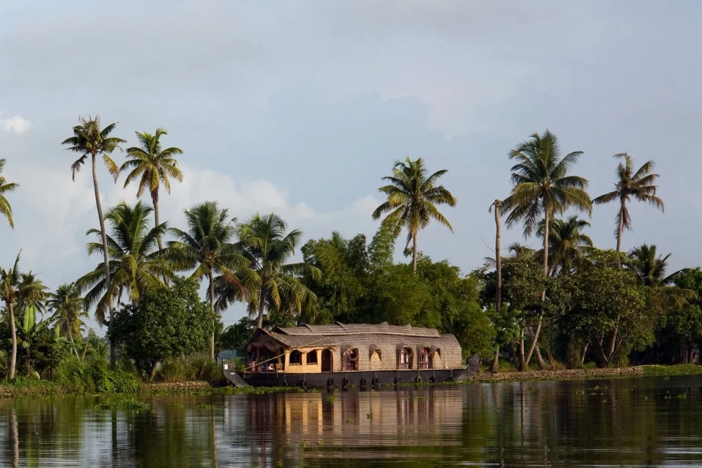 Kerala & Beaches of Mararikulam: A Kerala family Tour Package